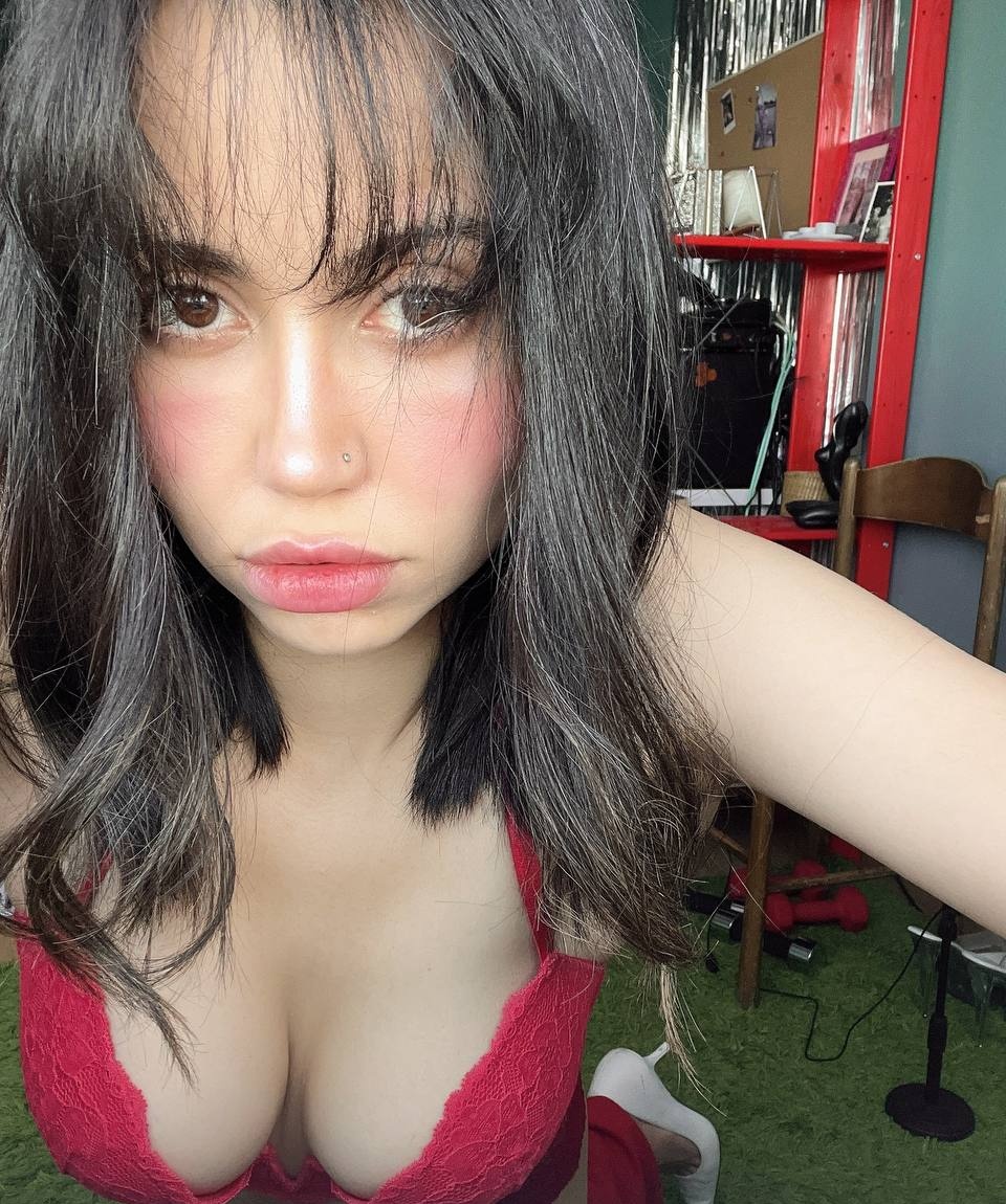 Изабелла привлекальеная девушка из Ступино цена от 7000 руб